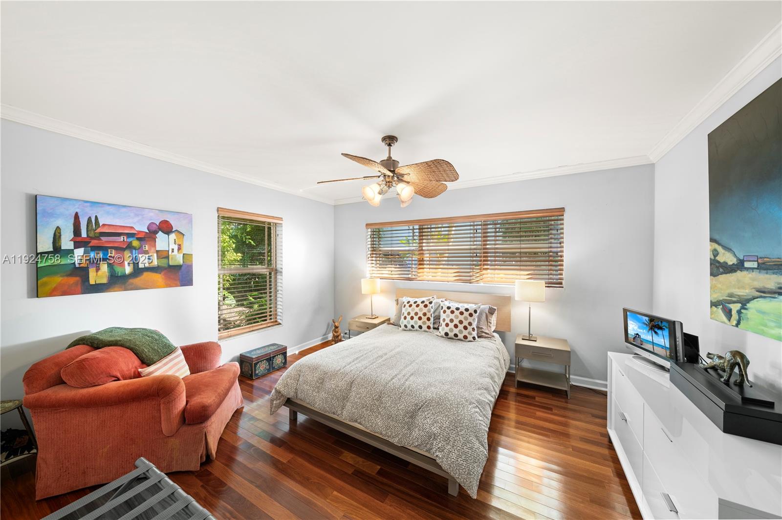 HOLLYWOOD LAKES - Residential