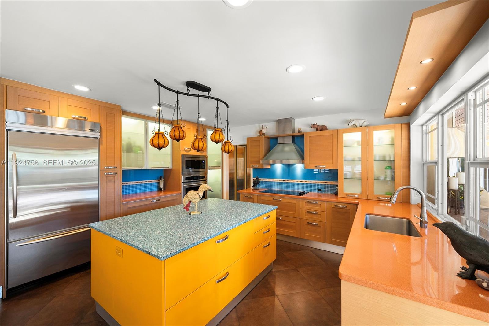 HOLLYWOOD LAKES - Residential