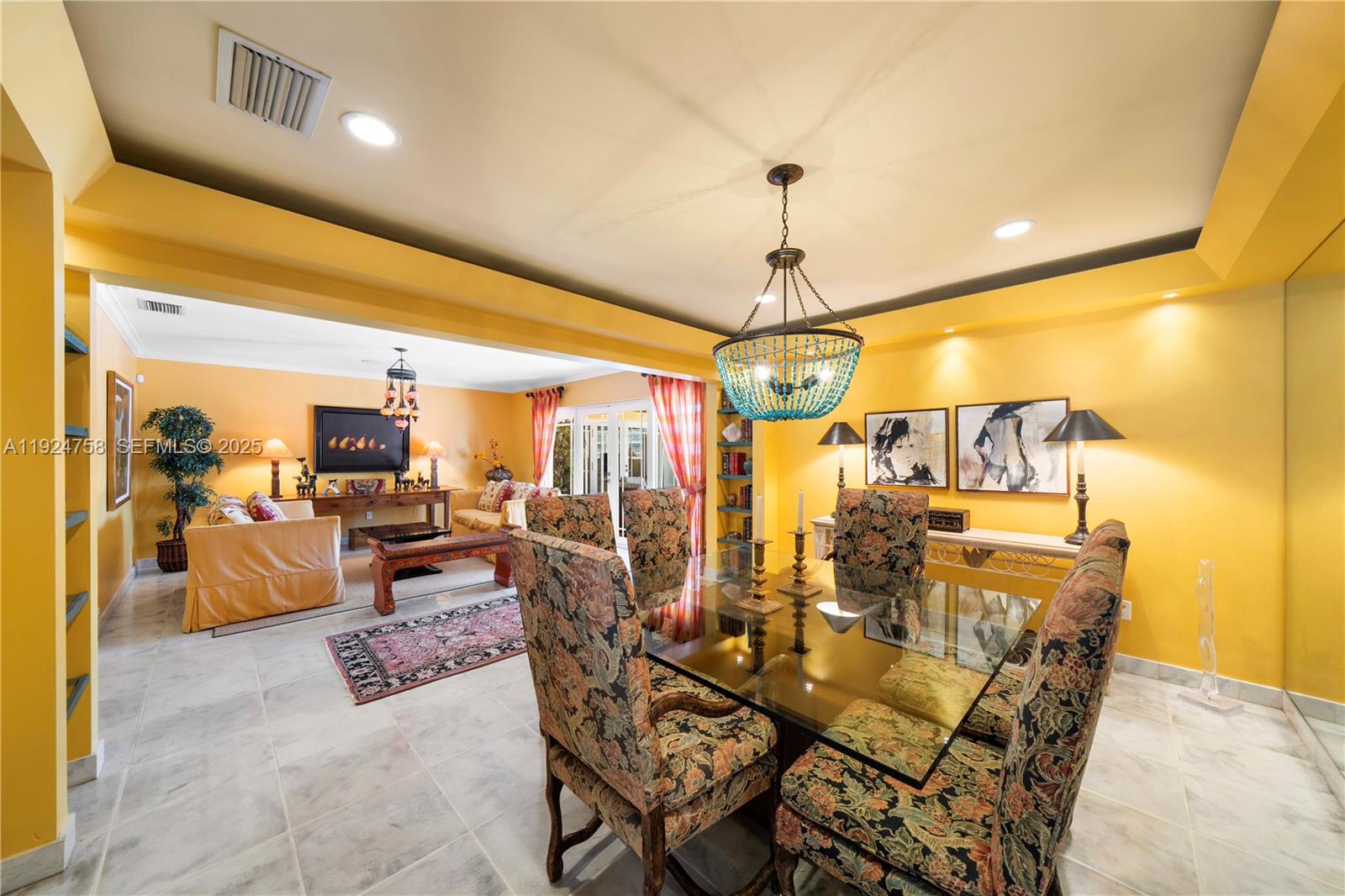 HOLLYWOOD LAKES - Residential