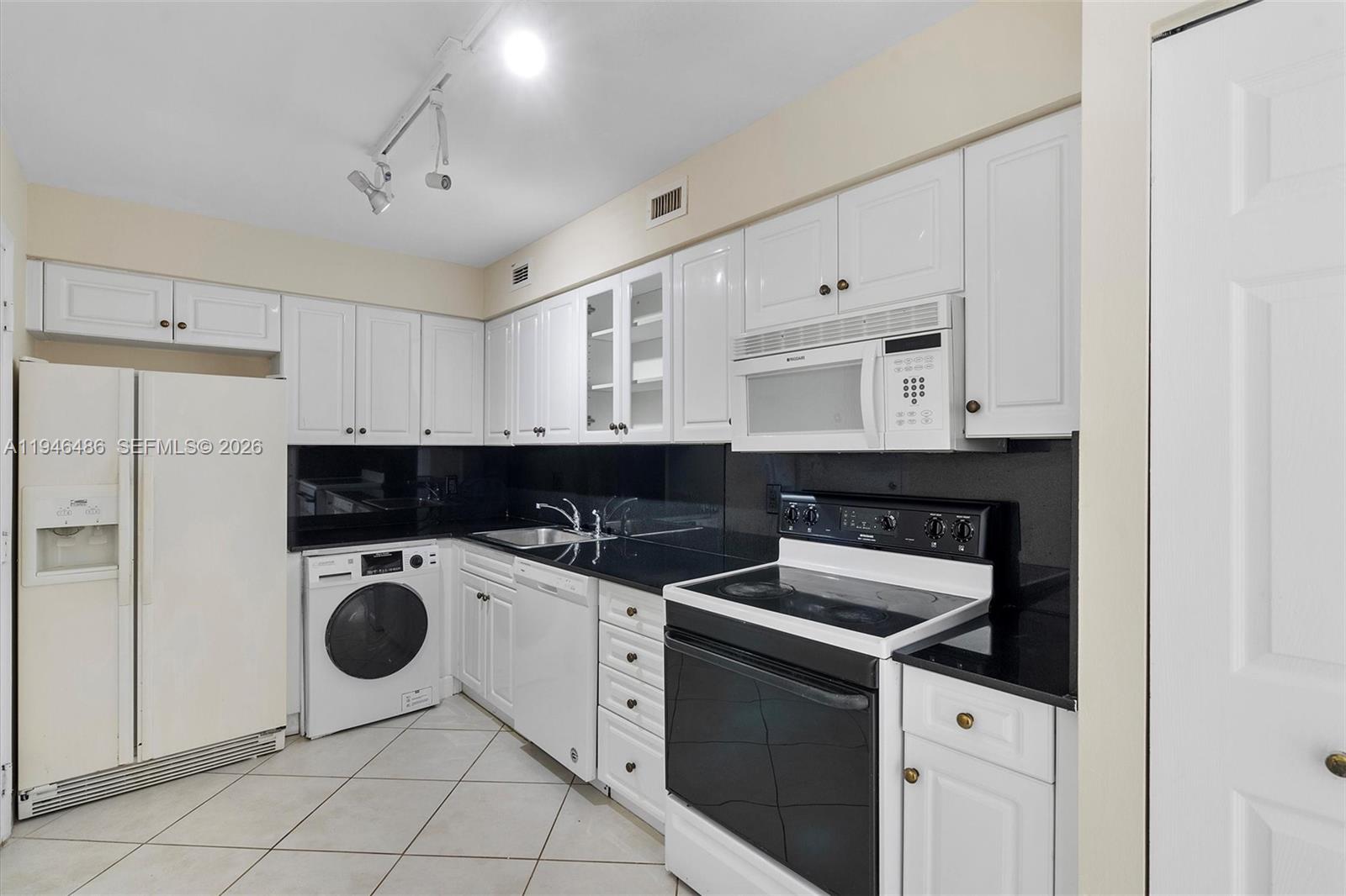 6770 Indian Creek Dr 8R