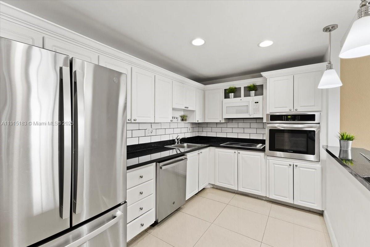 OCEANVIEW BUILDING B COND - Residential Lease