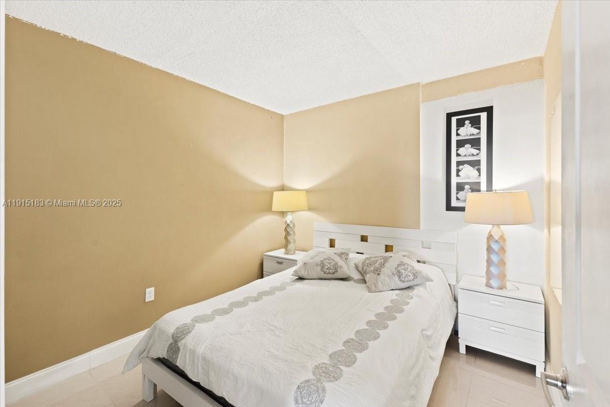 OCEANVIEW BUILDING B COND - Residential Lease