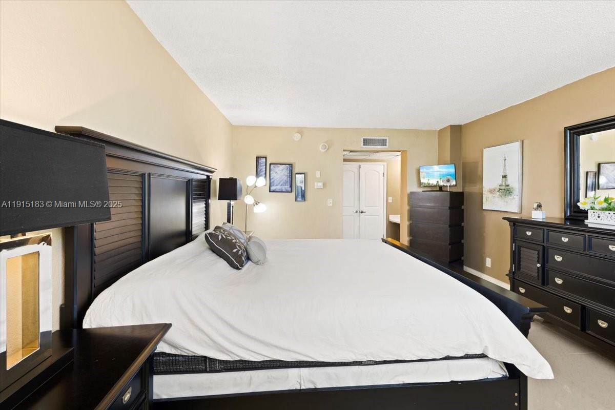 OCEANVIEW BUILDING B COND - Residential Lease