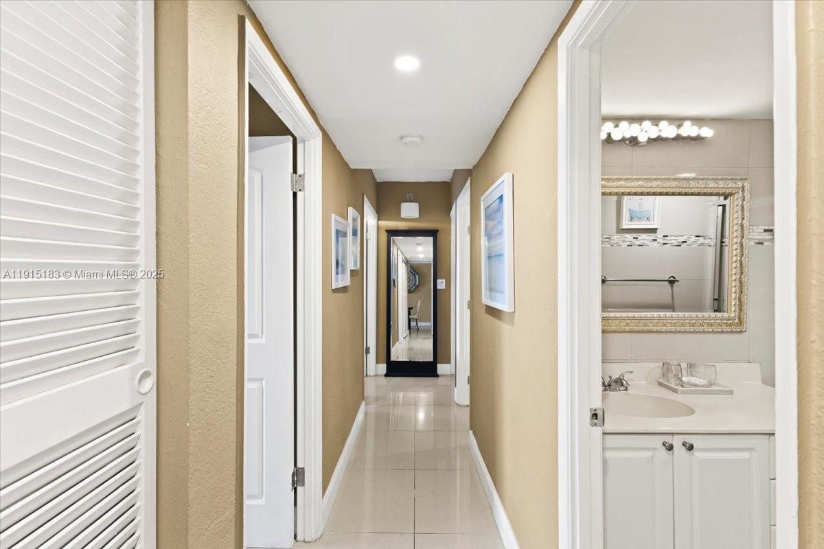 OCEANVIEW BUILDING B COND - Residential Lease