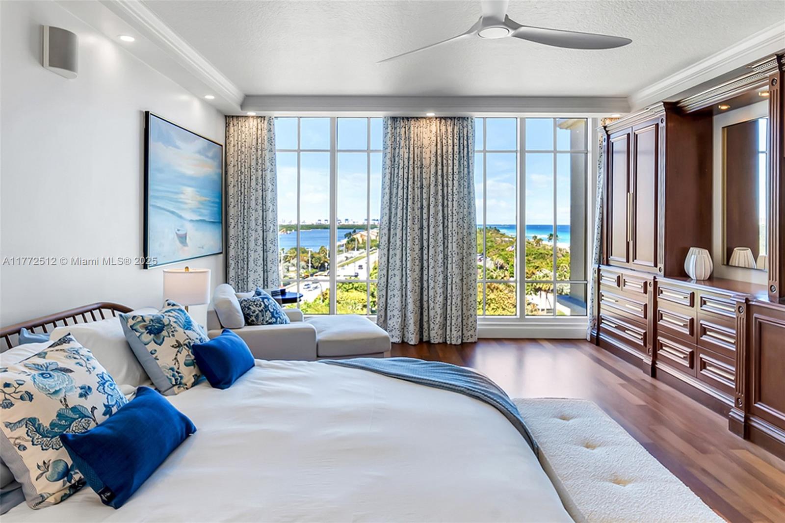 VILLAS OF POSITANO CONDO - Residential
