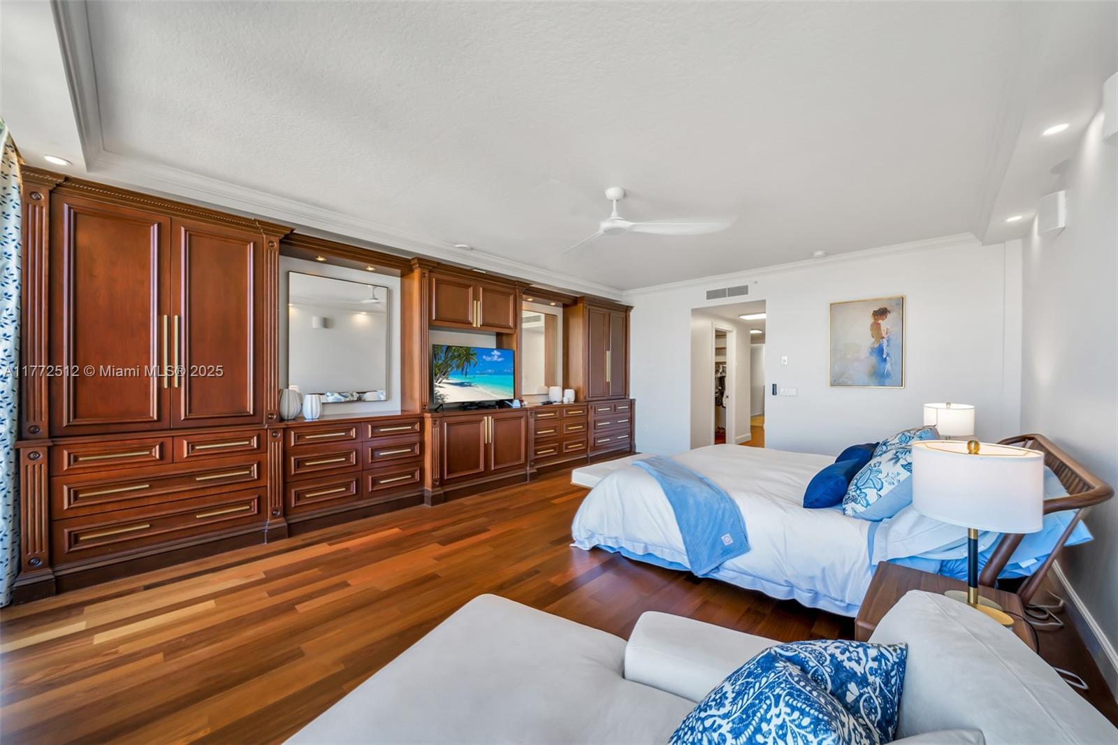 VILLAS OF POSITANO CONDO - Residential