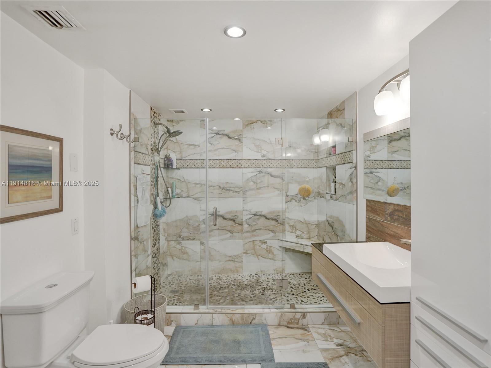 HILLCREST EAST NO 25 COND - Residential