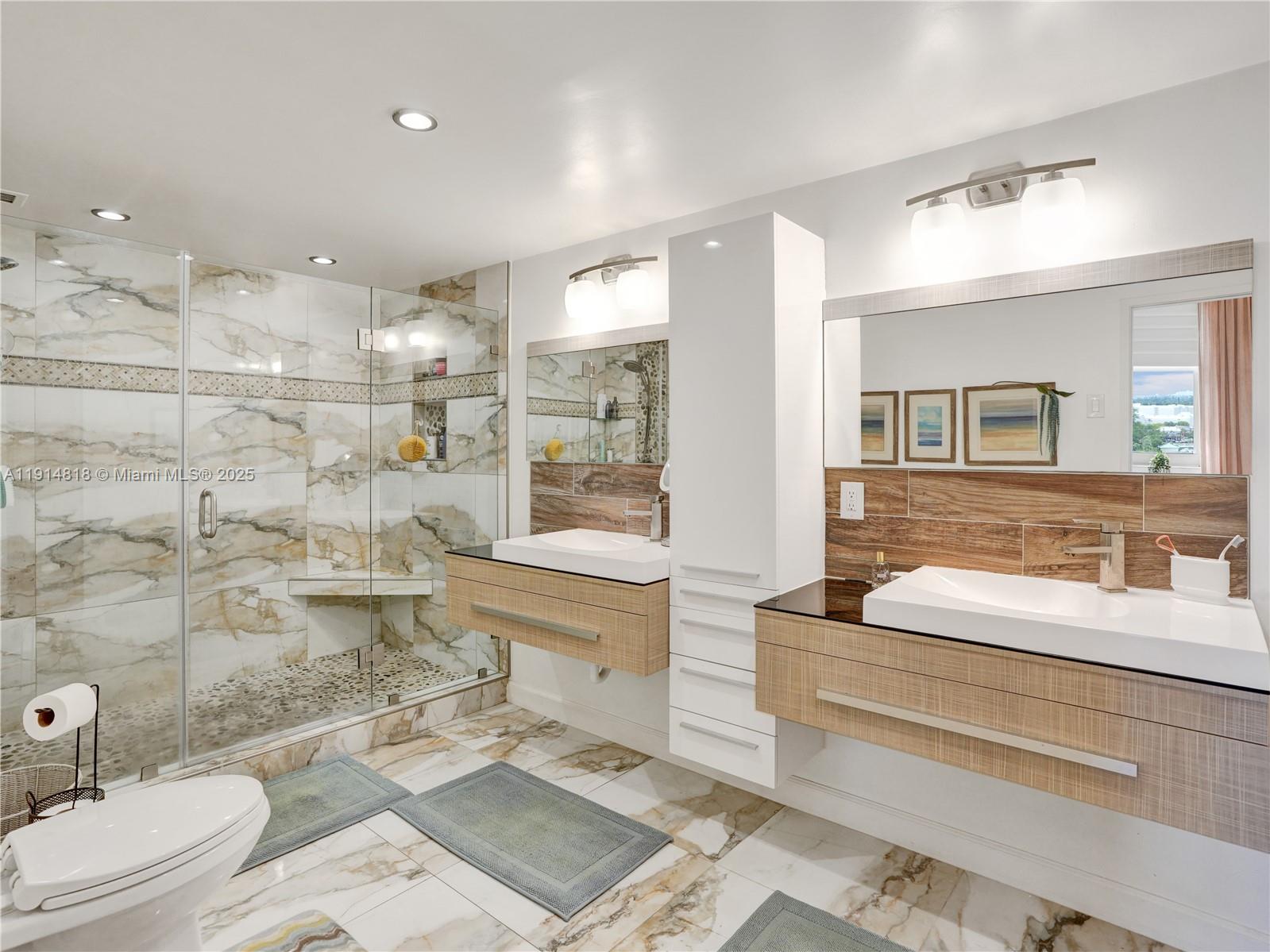 HILLCREST EAST NO 25 COND - Residential