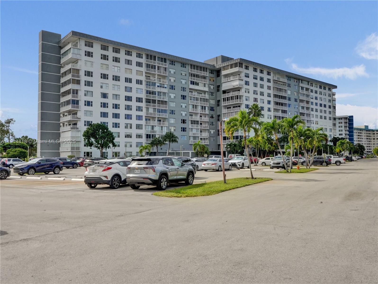 HILLCREST EAST NO 25 COND - Residential