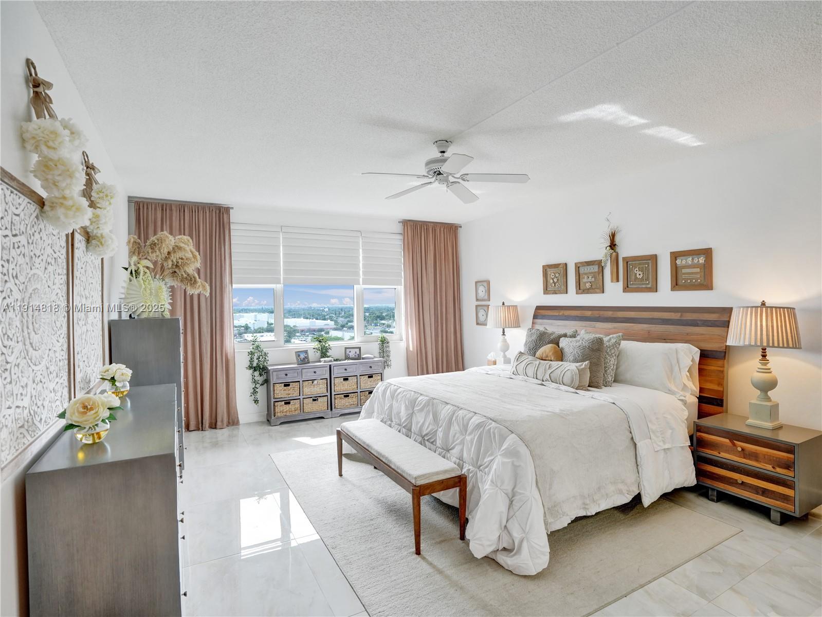 HILLCREST EAST NO 25 COND - Residential