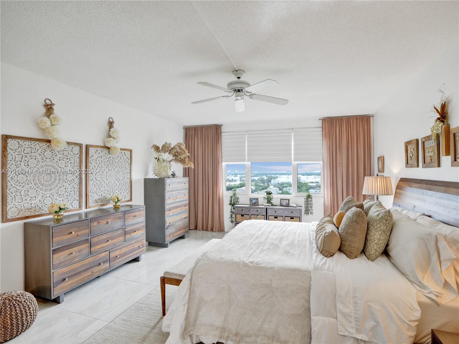 HILLCREST EAST NO 25 COND - Residential