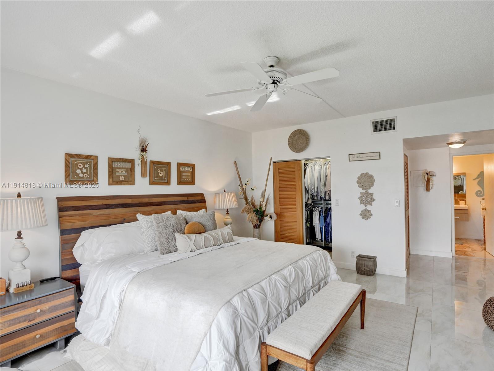 HILLCREST EAST NO 25 COND - Residential