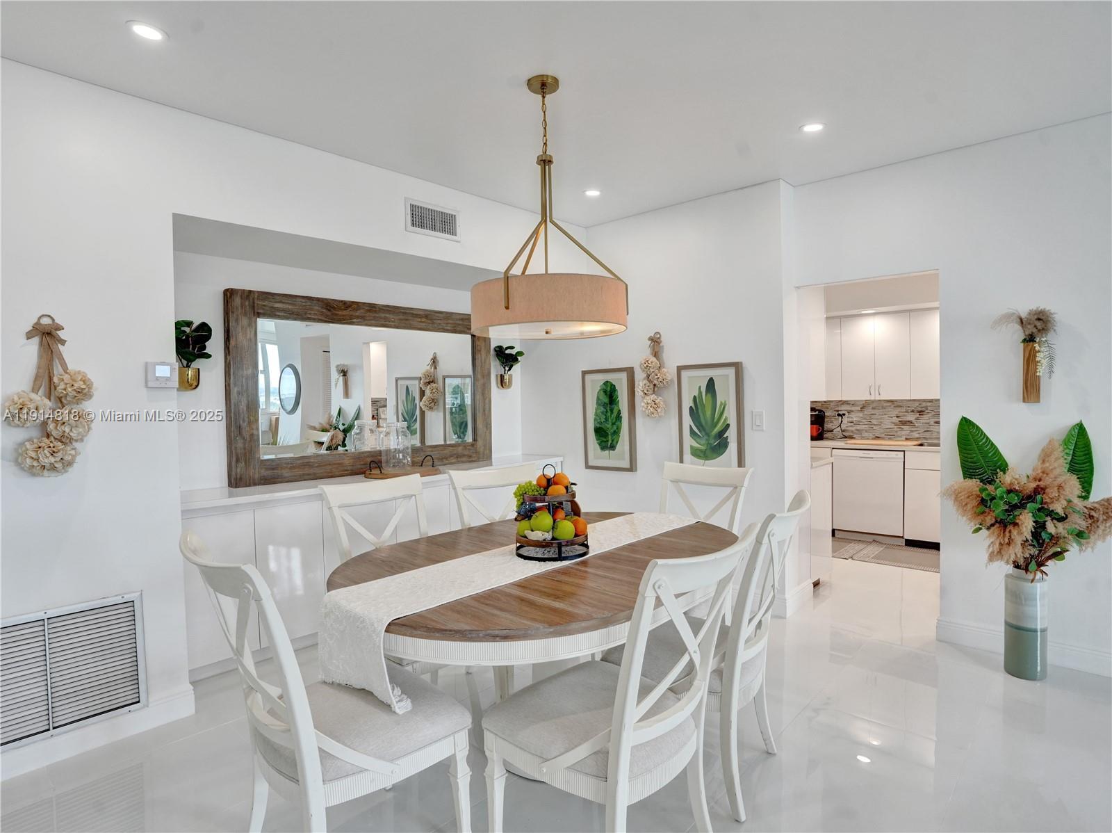 HILLCREST EAST NO 25 COND - Residential