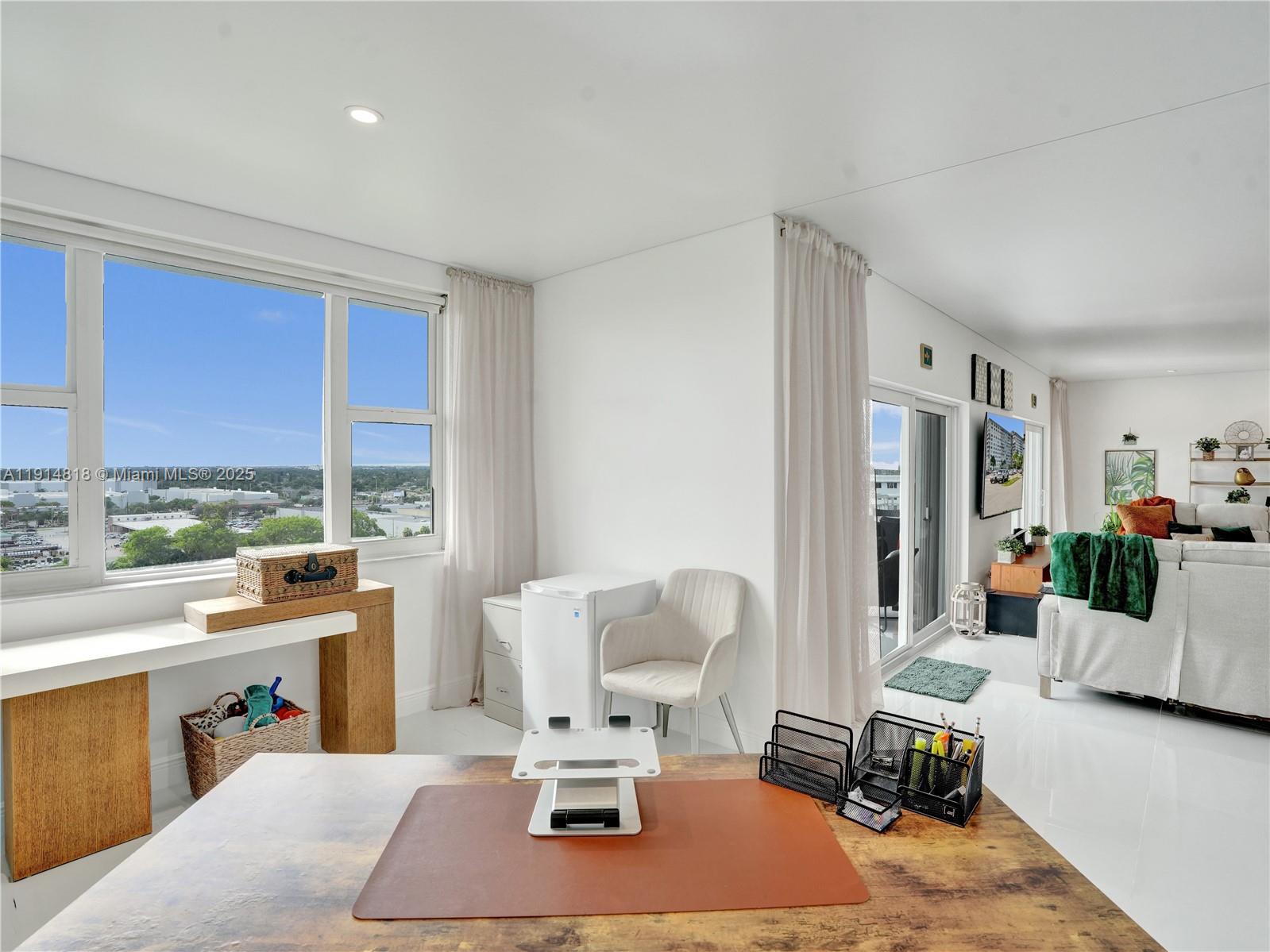 HILLCREST EAST NO 25 COND - Residential