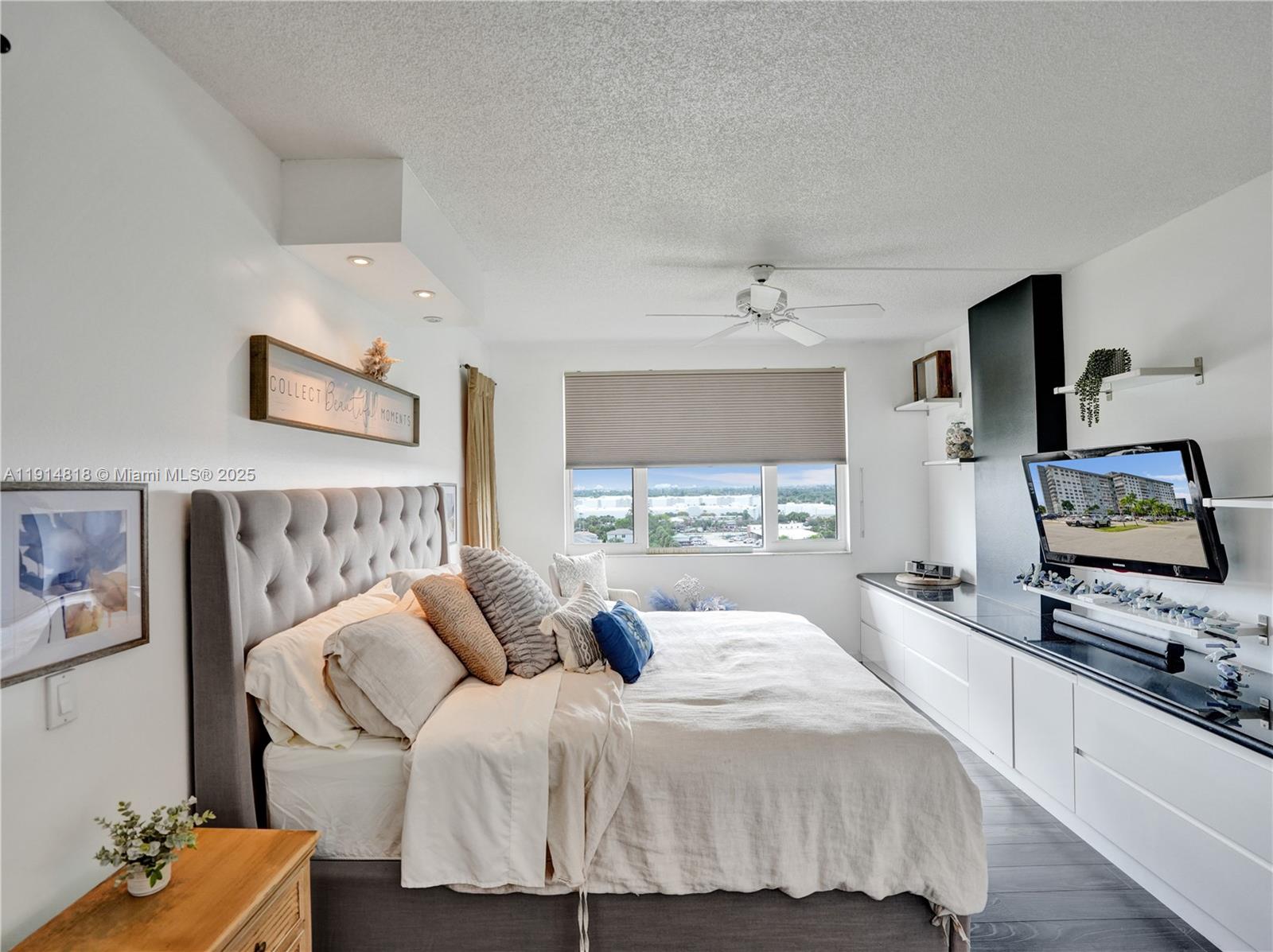 HILLCREST EAST NO 25 COND - Residential