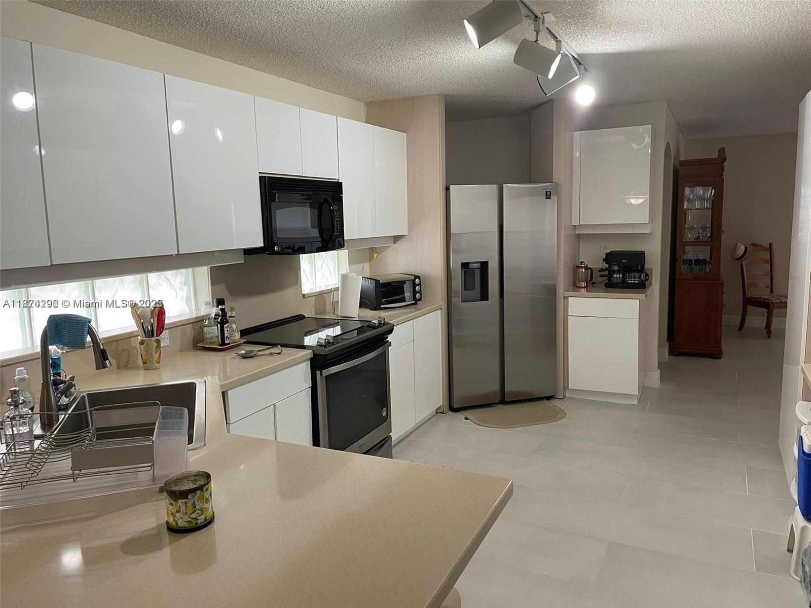 WESTLAKE VILLAGE PLAT - Residential