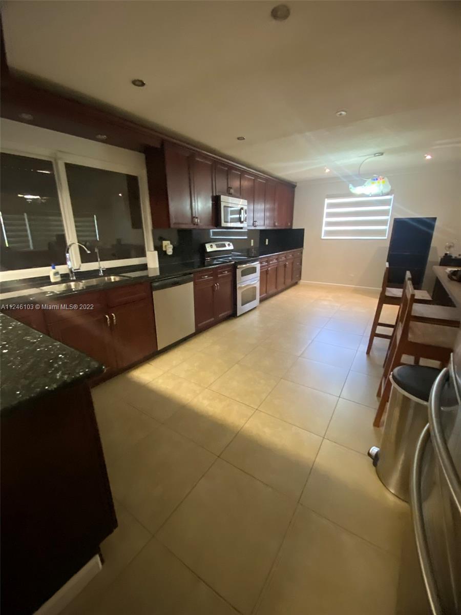 HOLLYWOOD HILLS AMEN PLAT - Residential