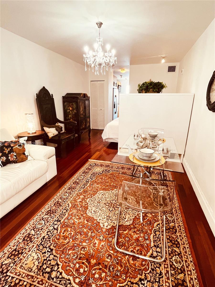 RETREAT CONDO - Residential Lease