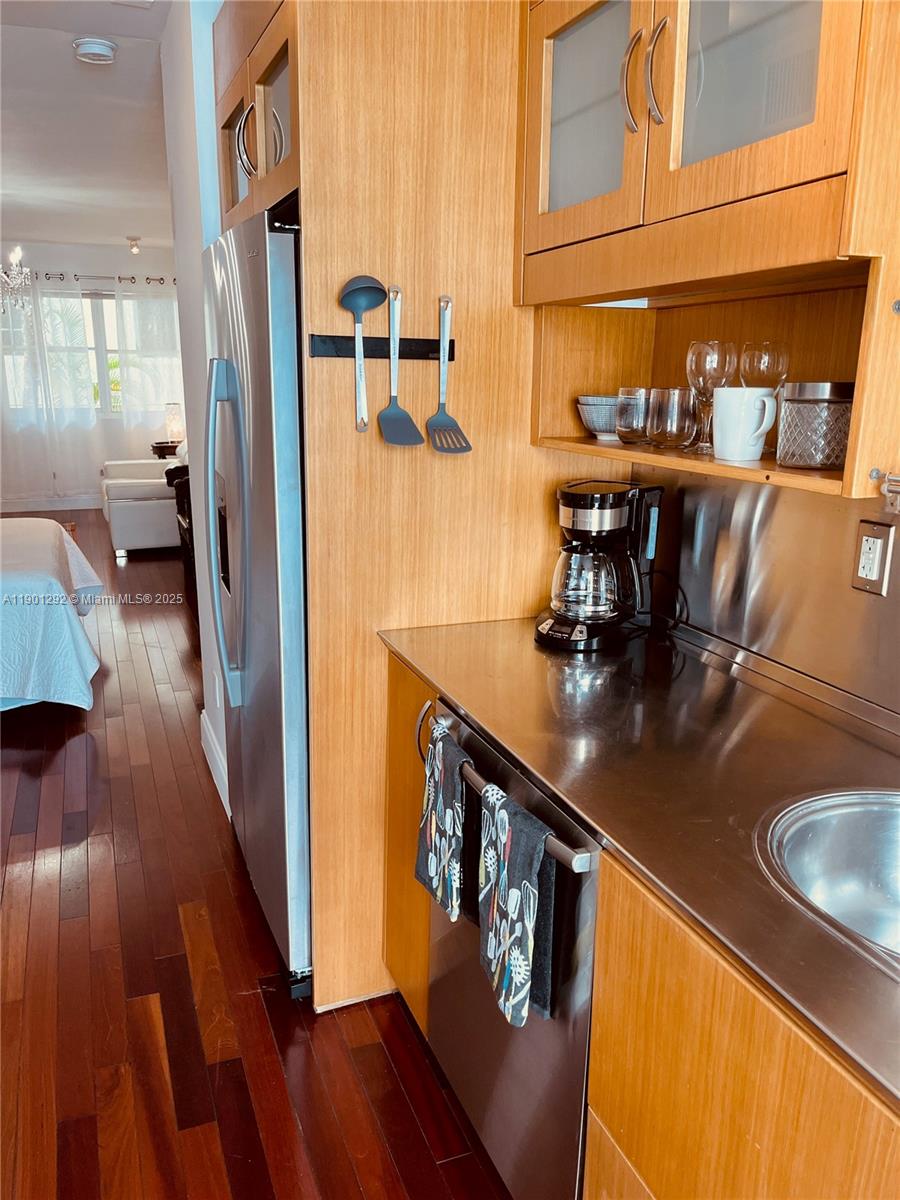 RETREAT CONDO - Residential Lease