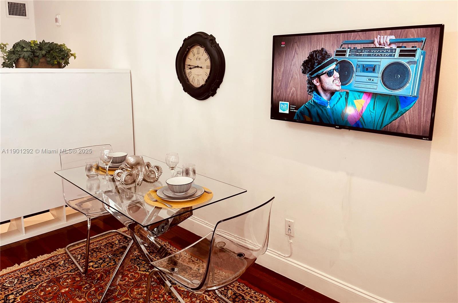 RETREAT CONDO - Residential Lease