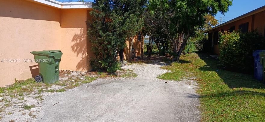 2 beds 2 bath close to i 95  beaches near shopping gulfstream park  in a nice spacious duplex