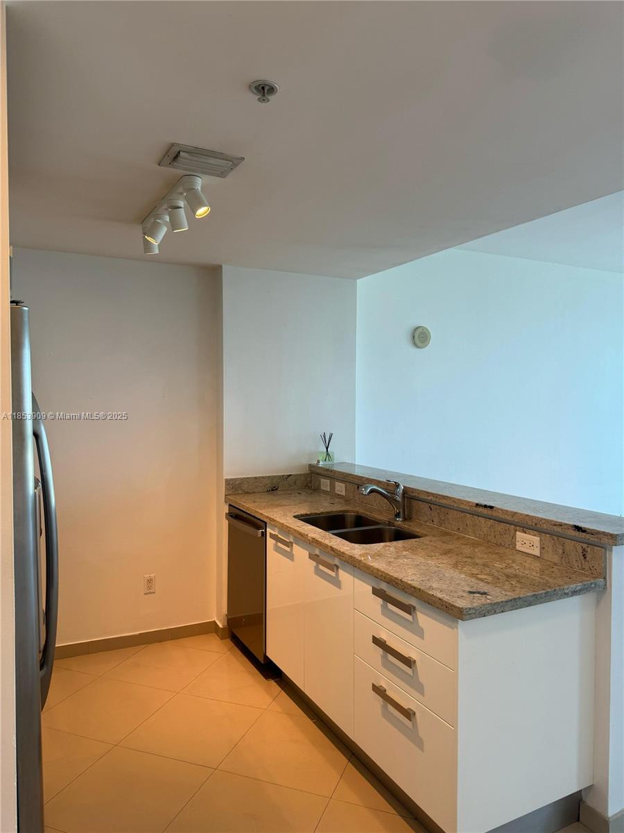 601 NE 36th St 1205