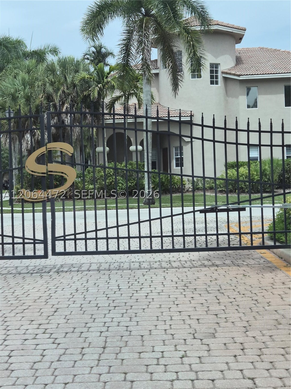 Photo of 11770 NW 2nd St, Plantation, FL 33325 (MLS # A12064472)