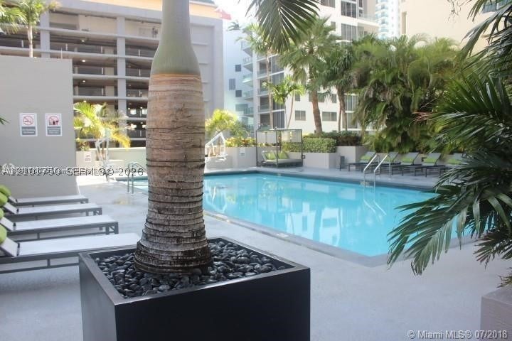 185 SE 14th Ter 1407
