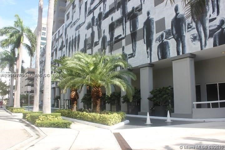 185 SE 14th Ter 1407