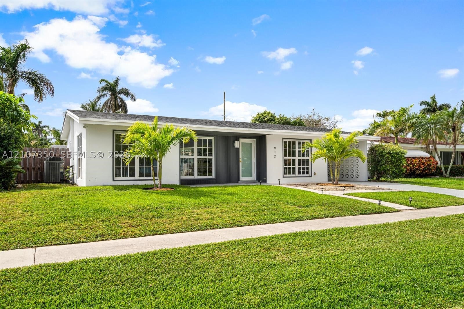 912 SE 16th Pl
