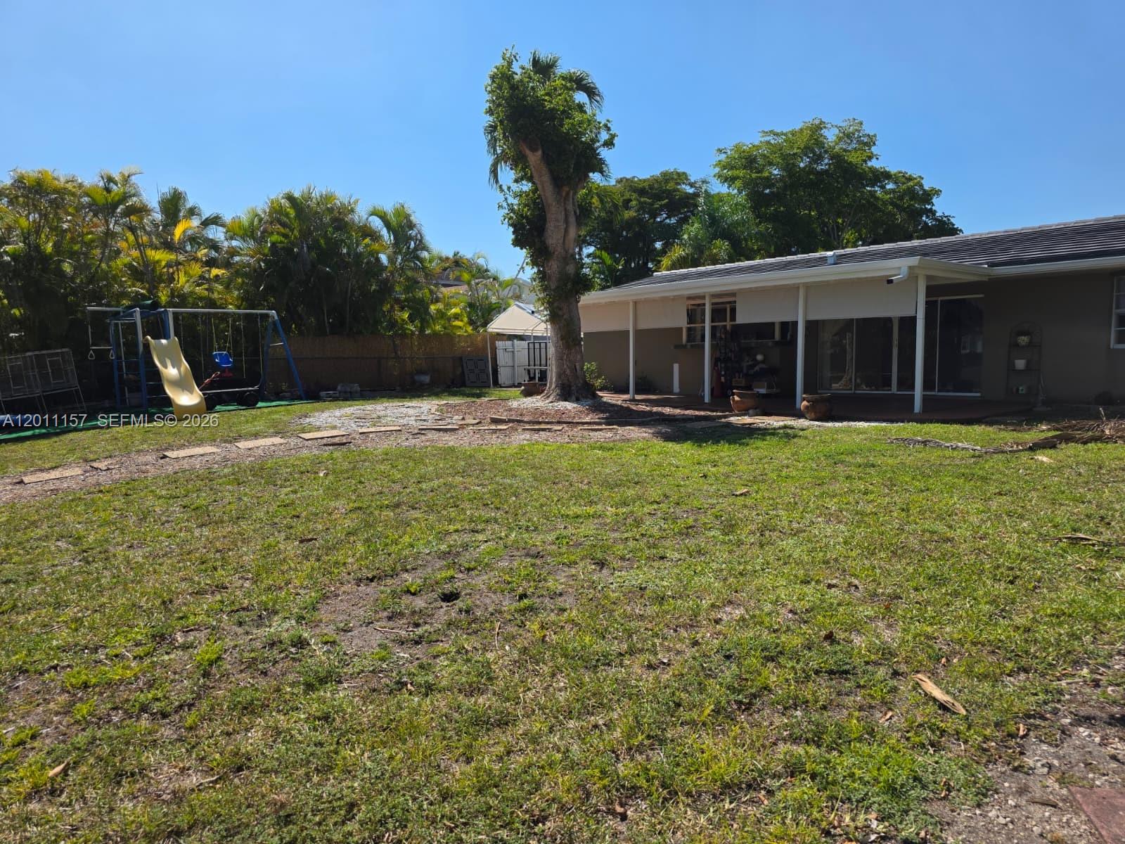 KENDALE LAKES SEC FIVE - Residential