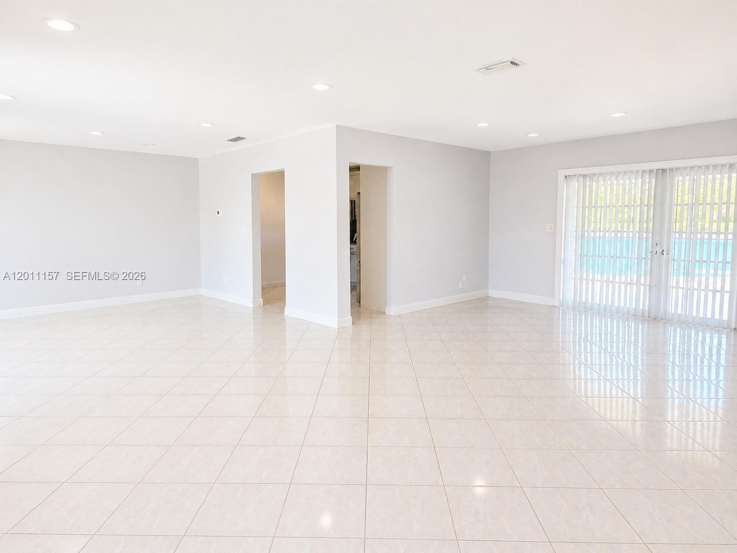 KENDALE LAKES SEC FIVE - Residential