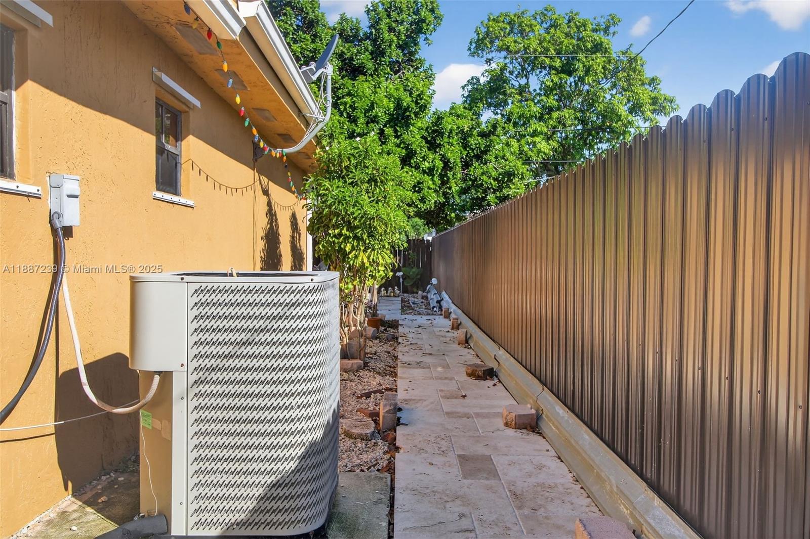 CUTLER RIDGE SEC 3 - Residential