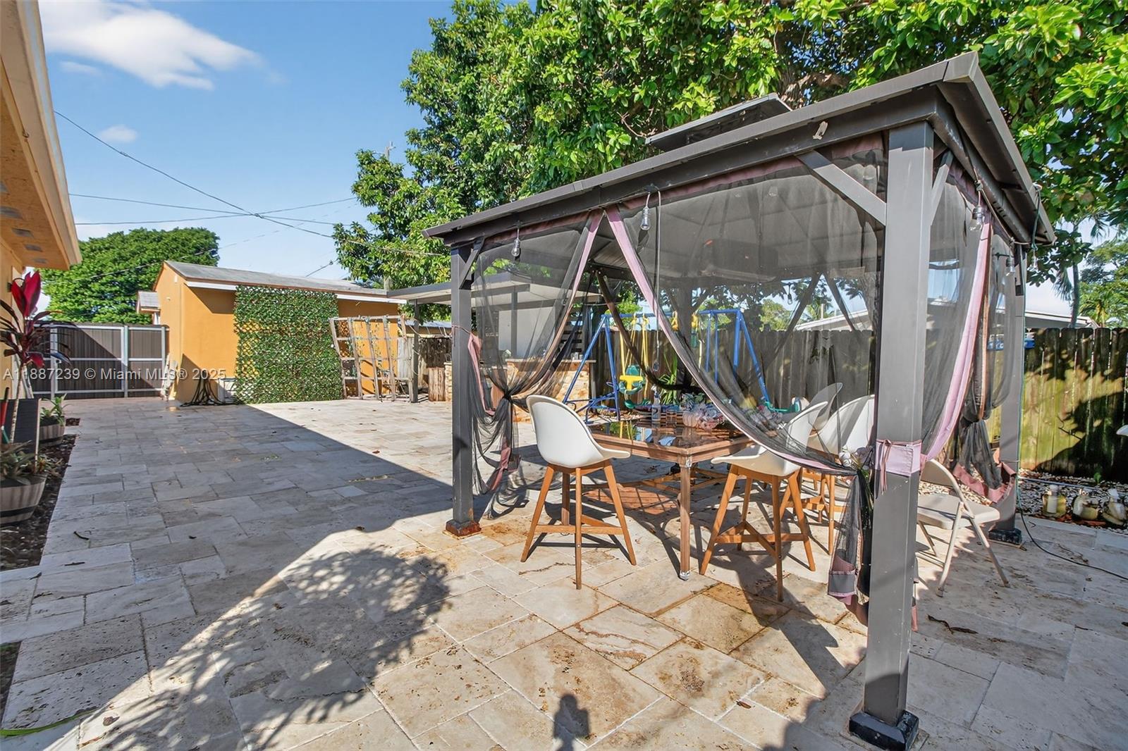 CUTLER RIDGE SEC 3 - Residential