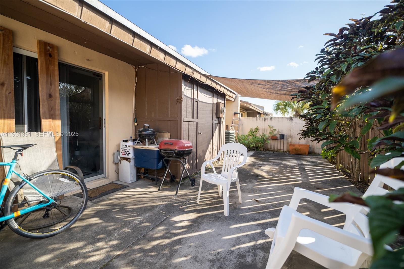 DEVON-AIRE VILLAS SEC 10 - Residential