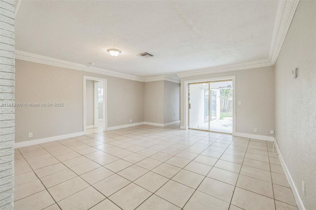 Photo of 4818 NW 8th St, Plantation, FL 33317 (MLS # A11819900)