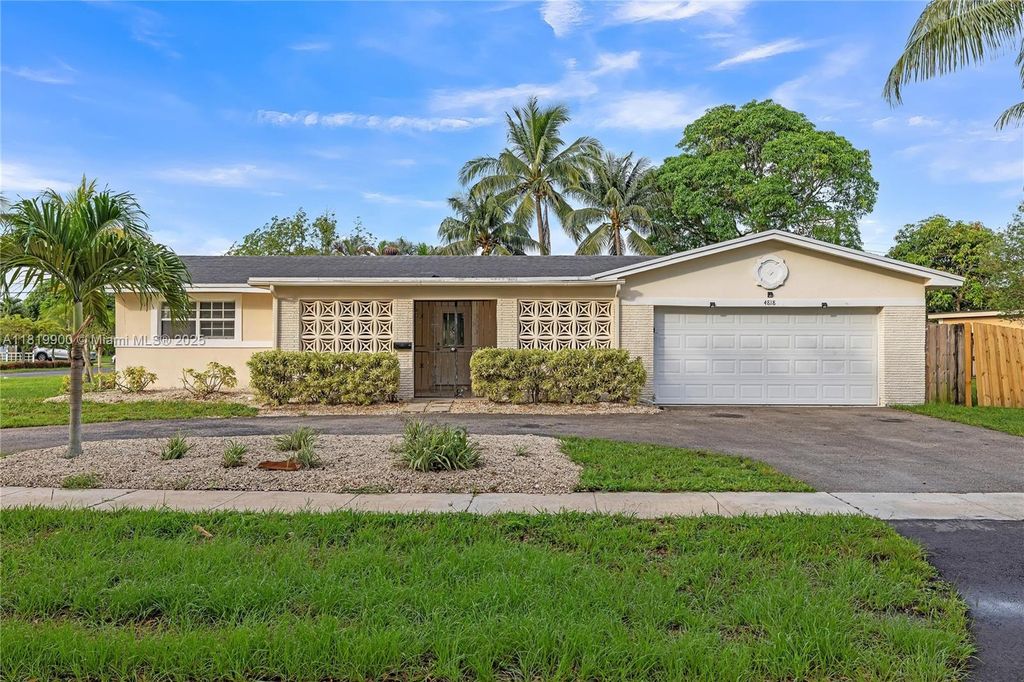 Photo of 4818 NW 8th St, Plantation, FL 33317 (MLS # A11819900)