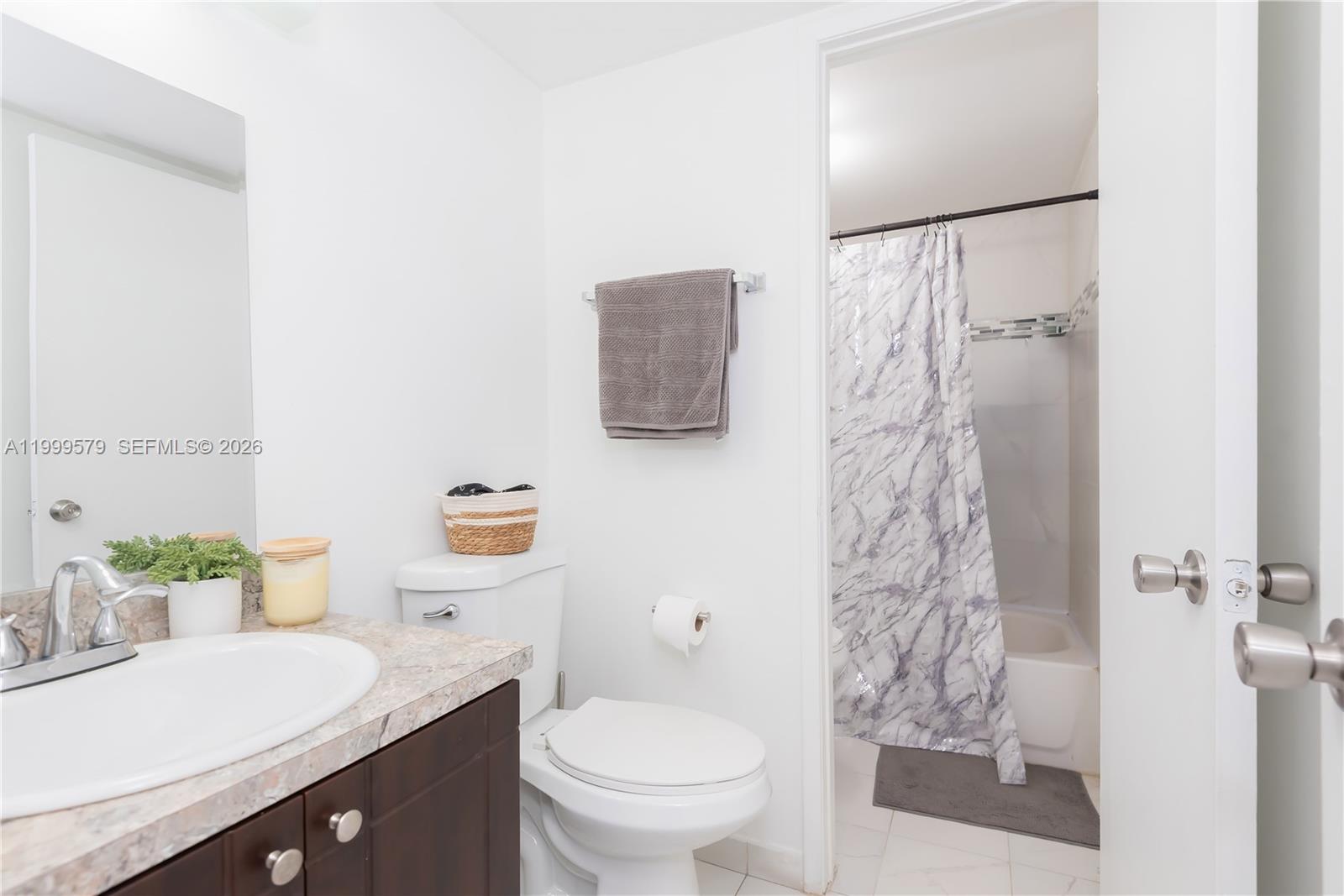 PINE LAKE VILLAGE CONDO - Residential Lease