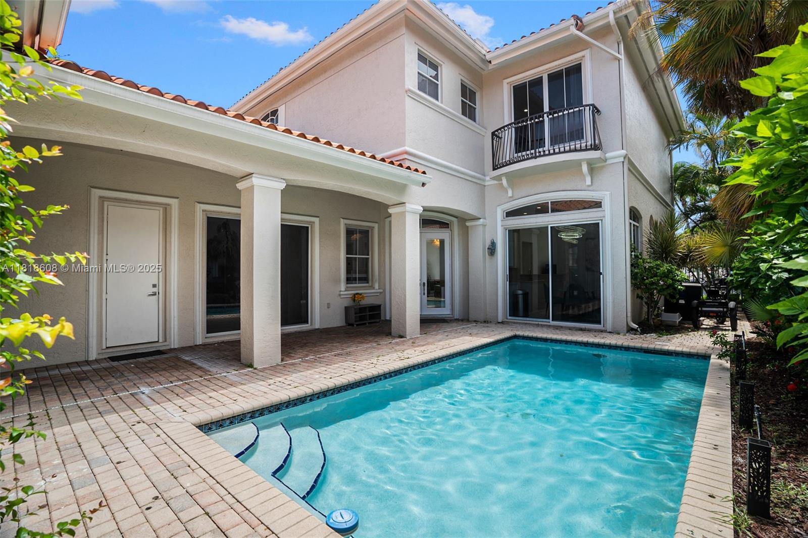 Property for Sale at 1580 Shoreline Way, Hollywood, Broward County, Florida - Bedrooms: 5 
Bathrooms: 4  - $2,599,000