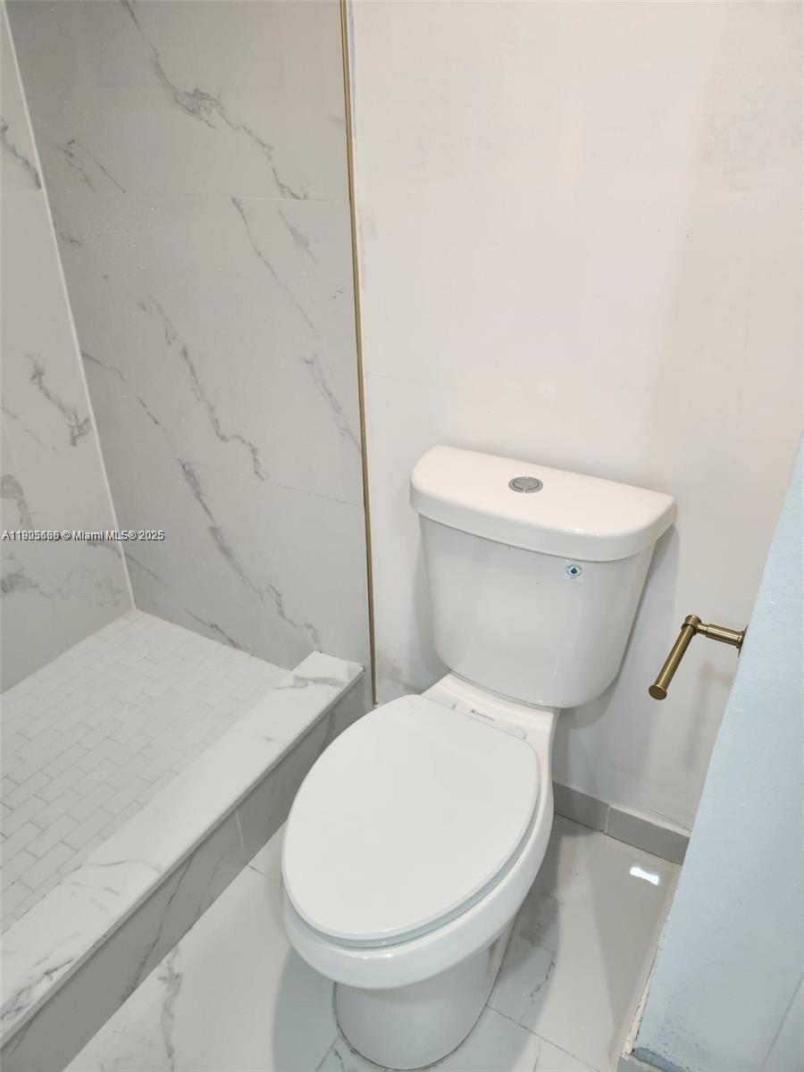 JADE WINDS GROUP - - Residential Lease