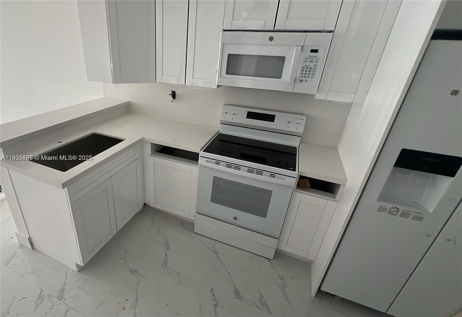 JADE WINDS GROUP - - Residential Lease