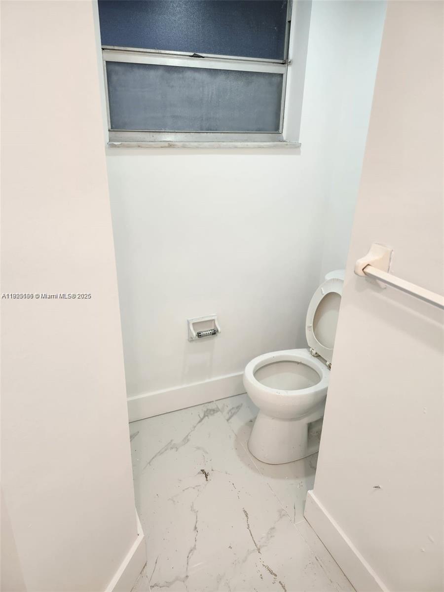 JADE WINDS GROUP - - Residential Lease