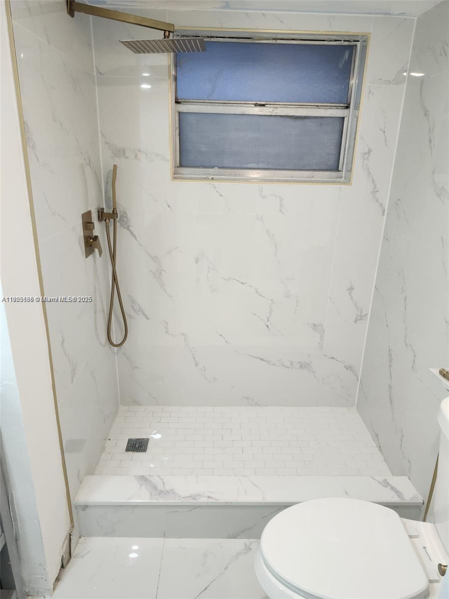 JADE WINDS GROUP - - Residential Lease