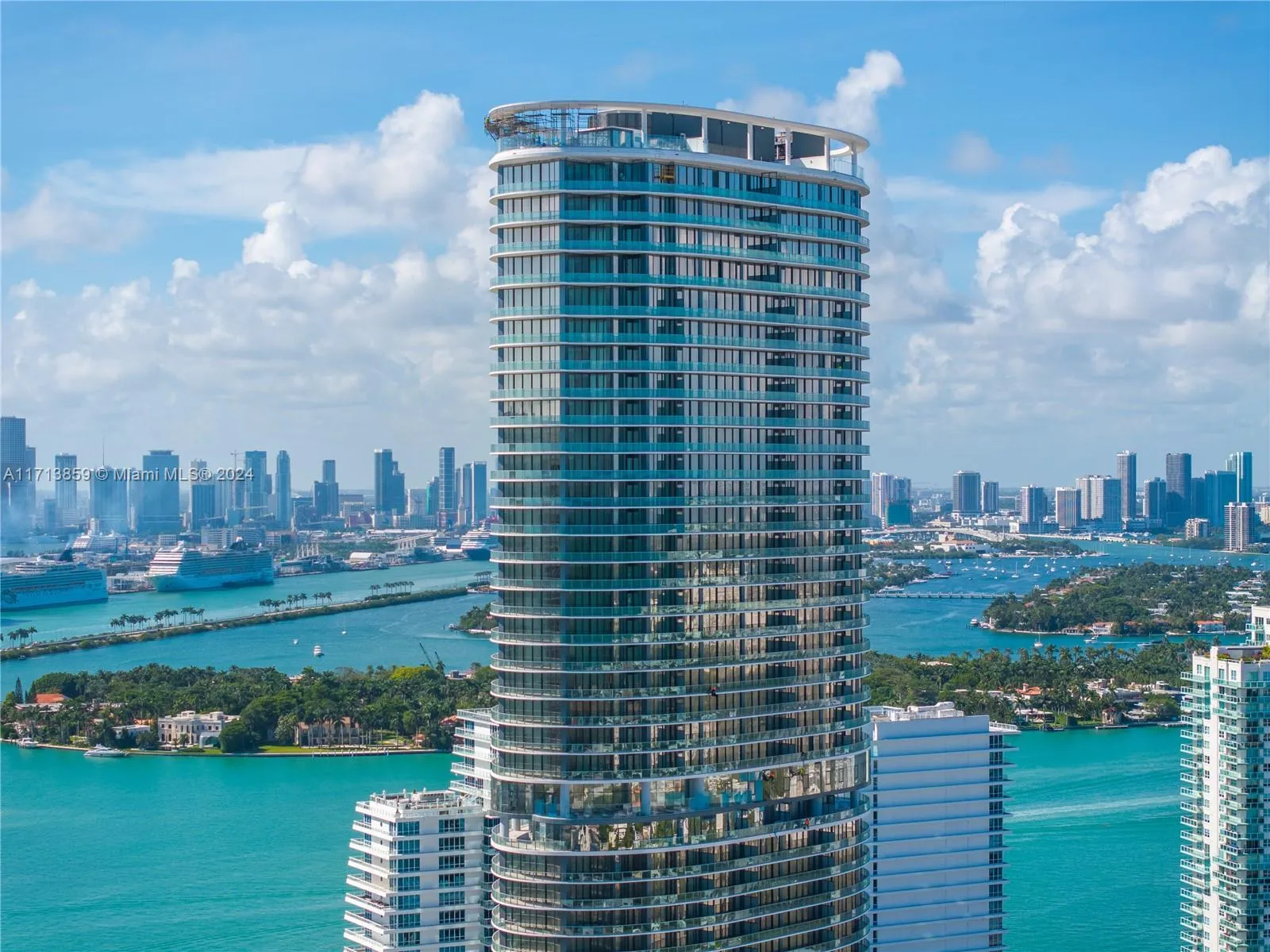 Miami Beach, Florida 33139, United States, 4 Bedrooms Bedrooms, ,5 BathroomsBathrooms,Residential,Active,24425