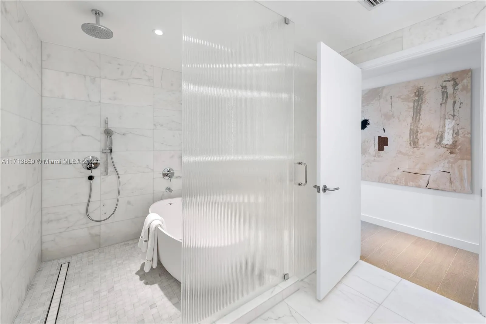 Miami Beach, Florida 33139, United States, 4 Bedrooms Bedrooms, ,5 BathroomsBathrooms,Residential,Active,24425