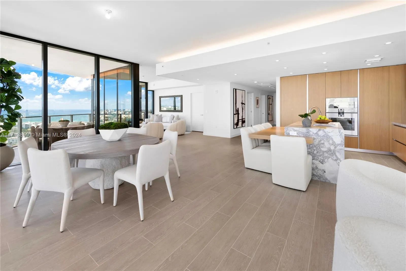 Miami Beach, Florida 33139, United States, 4 Bedrooms Bedrooms, ,5 BathroomsBathrooms,Residential,Active,24425