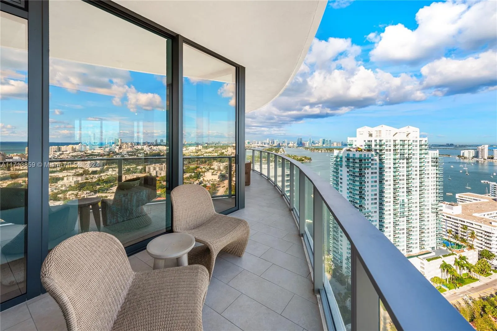 Miami Beach, Florida 33139, United States, 4 Bedrooms Bedrooms, ,5 BathroomsBathrooms,Residential,Active,24425