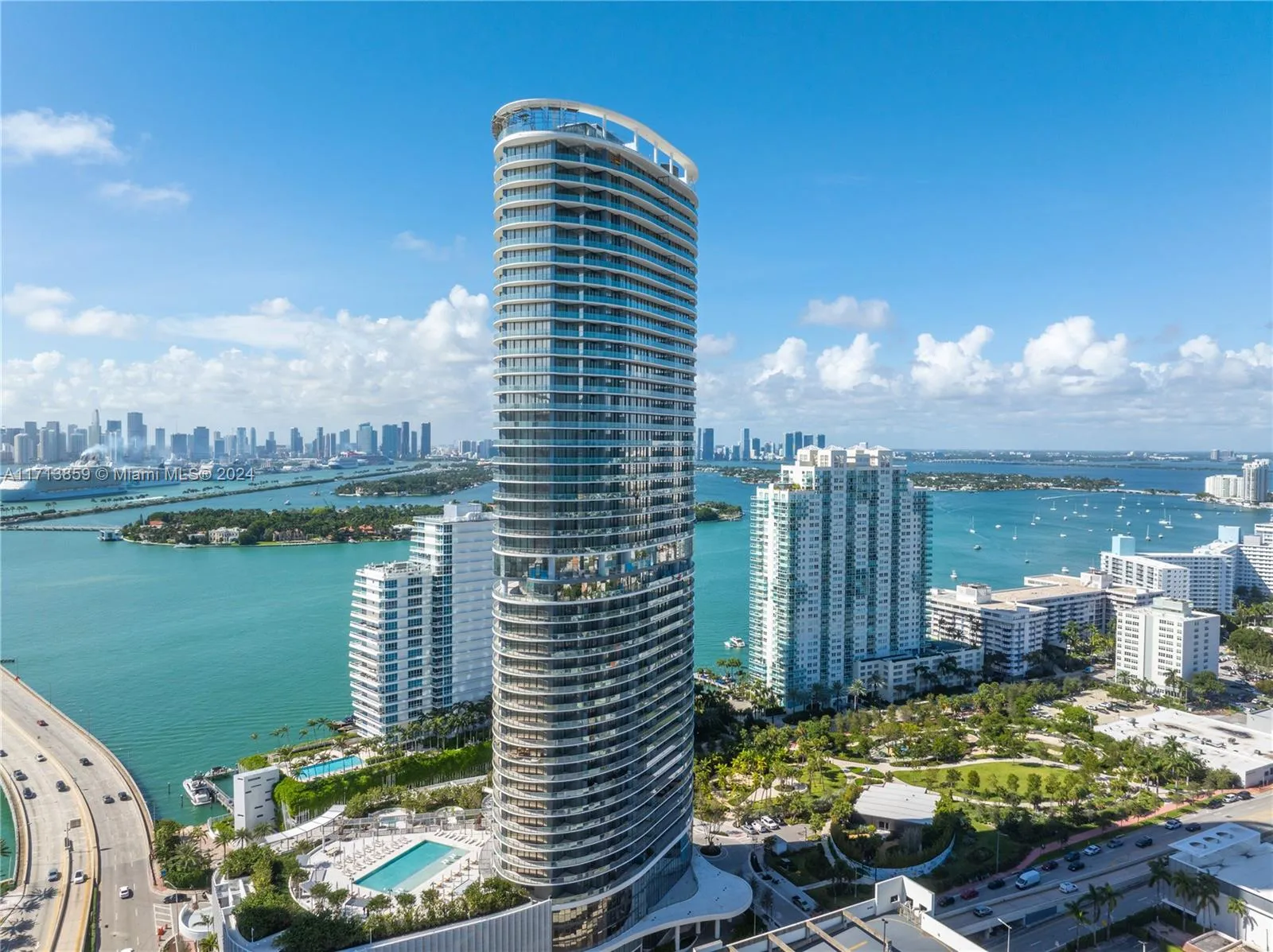 Miami Beach, Florida 33139, United States, 4 Bedrooms Bedrooms, ,5 BathroomsBathrooms,Residential,Active,24425