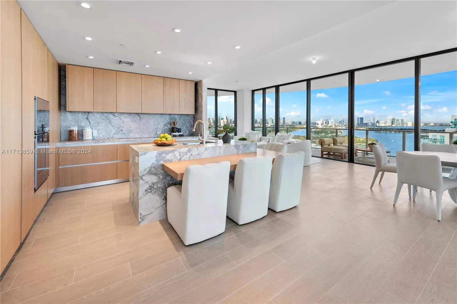 Miami Beach, Florida 33139, United States, 4 Bedrooms Bedrooms, ,5 BathroomsBathrooms,Residential,Active,24425