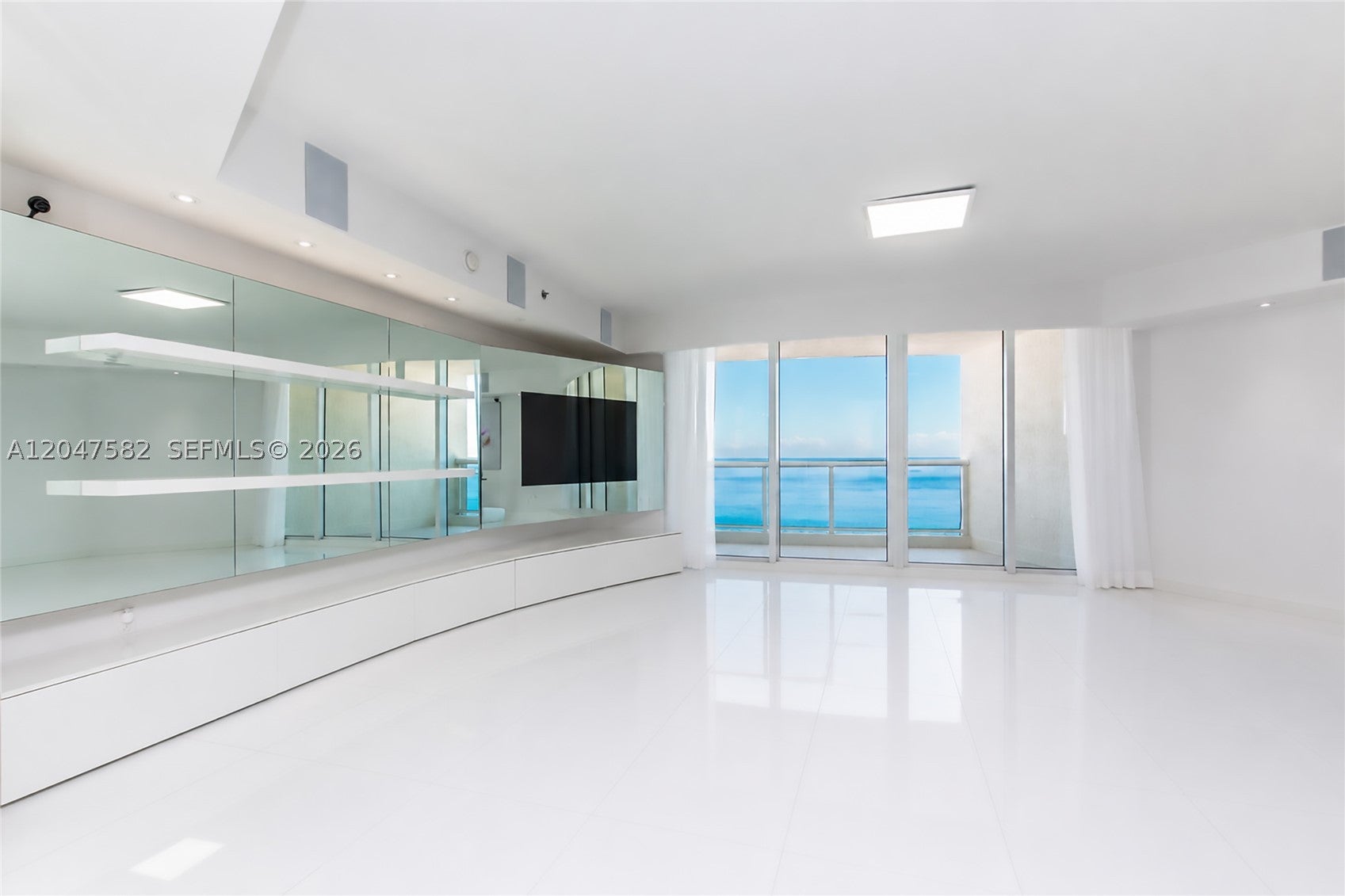 17201 Collins Ave 1807